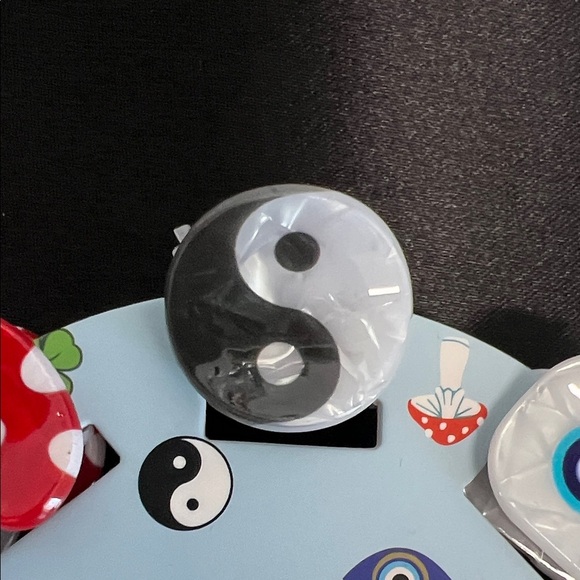 Piper K | Kids Fun &Whimsical Hair Clips 🌈🍀😊 - Picture 10 of 10